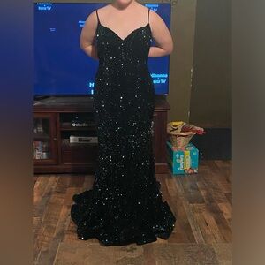 Dark Emerald Green Portia & Scarlett size 14 Sequins Gown